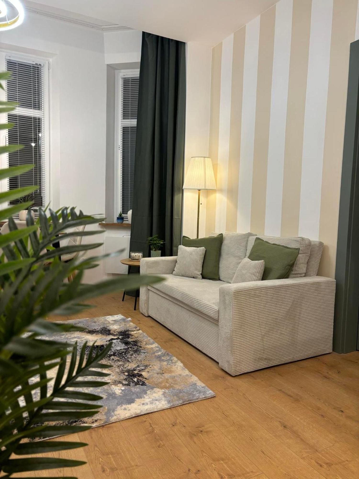 Apartament Pod Wieza 1 Wałbrzych Kültér fotó